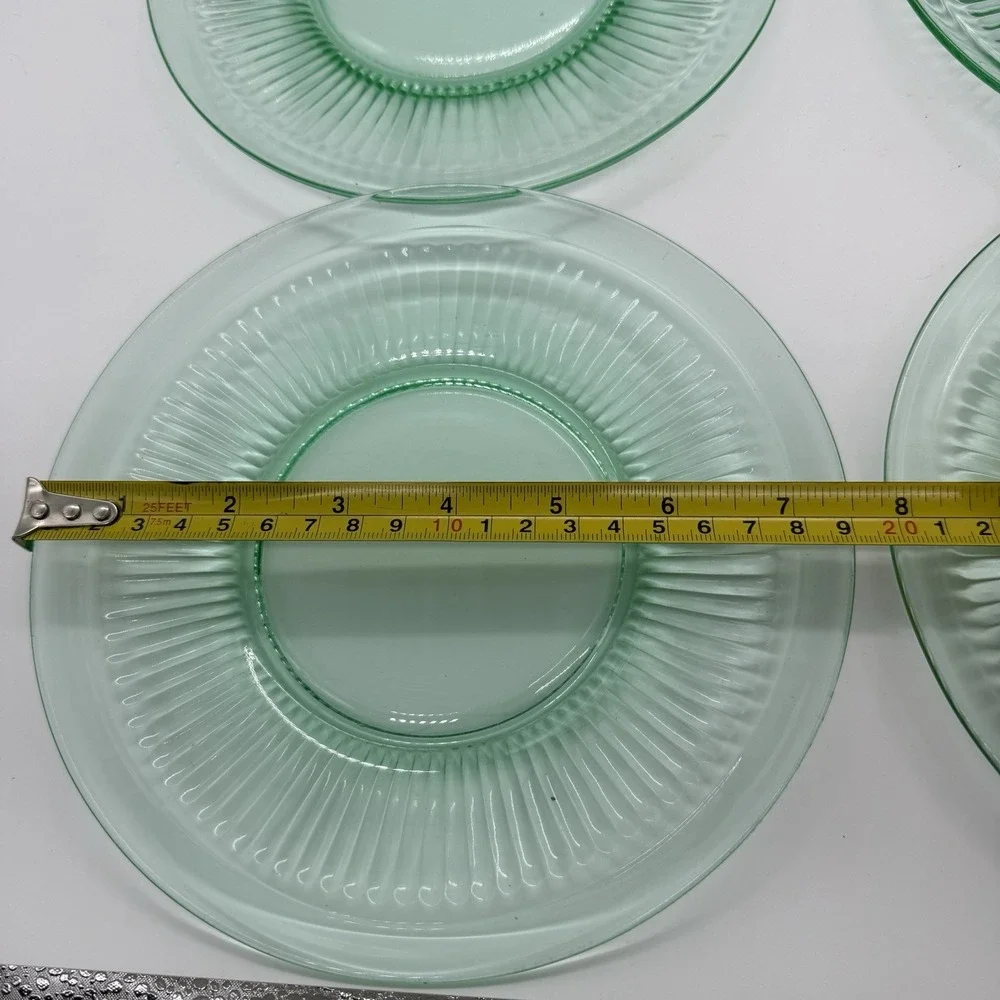 Green Uranium Vaseline Glass Plates 7.5